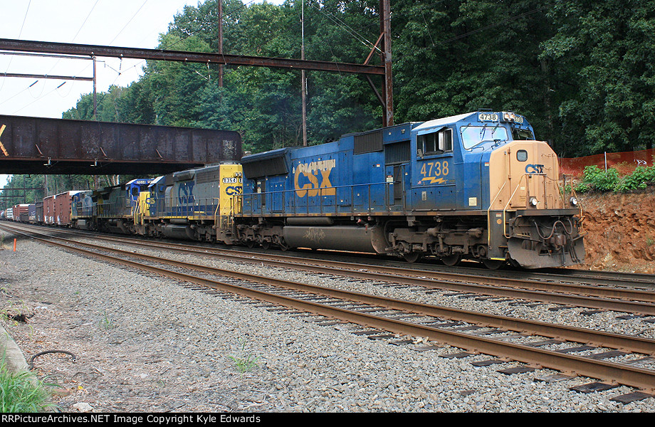 CSX SD70MAC #4738 on Q439-14